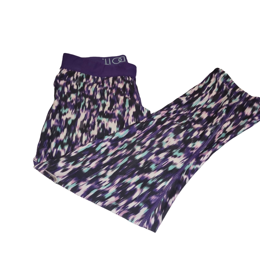 Nike Women's multi colored cropped leggings, Medium